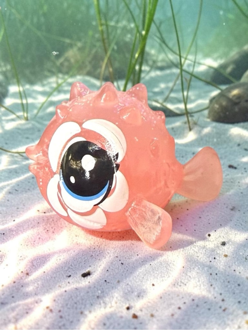 littlest pet shop # 4-98 coral pink pufferfish & glitter sparkles white flowers